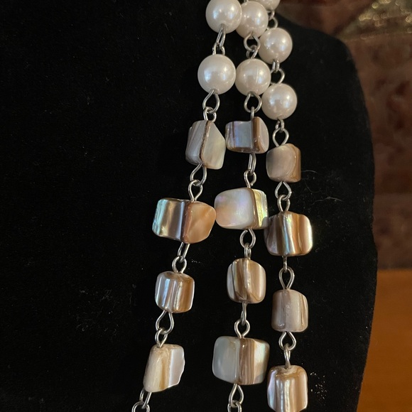 Beautiful Vintage Faux Pearl & Nuetral Color Beaded 3 Strand Necklace~ Pre-loved - Picture 3 of 6